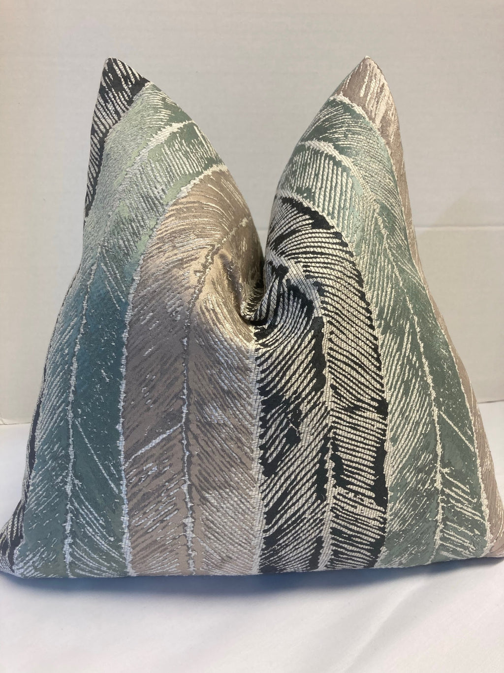 Harlequin Walchia  Indigo Sky Shell Cushion Cover 40cm - 16 Teal/Ink Blue New
