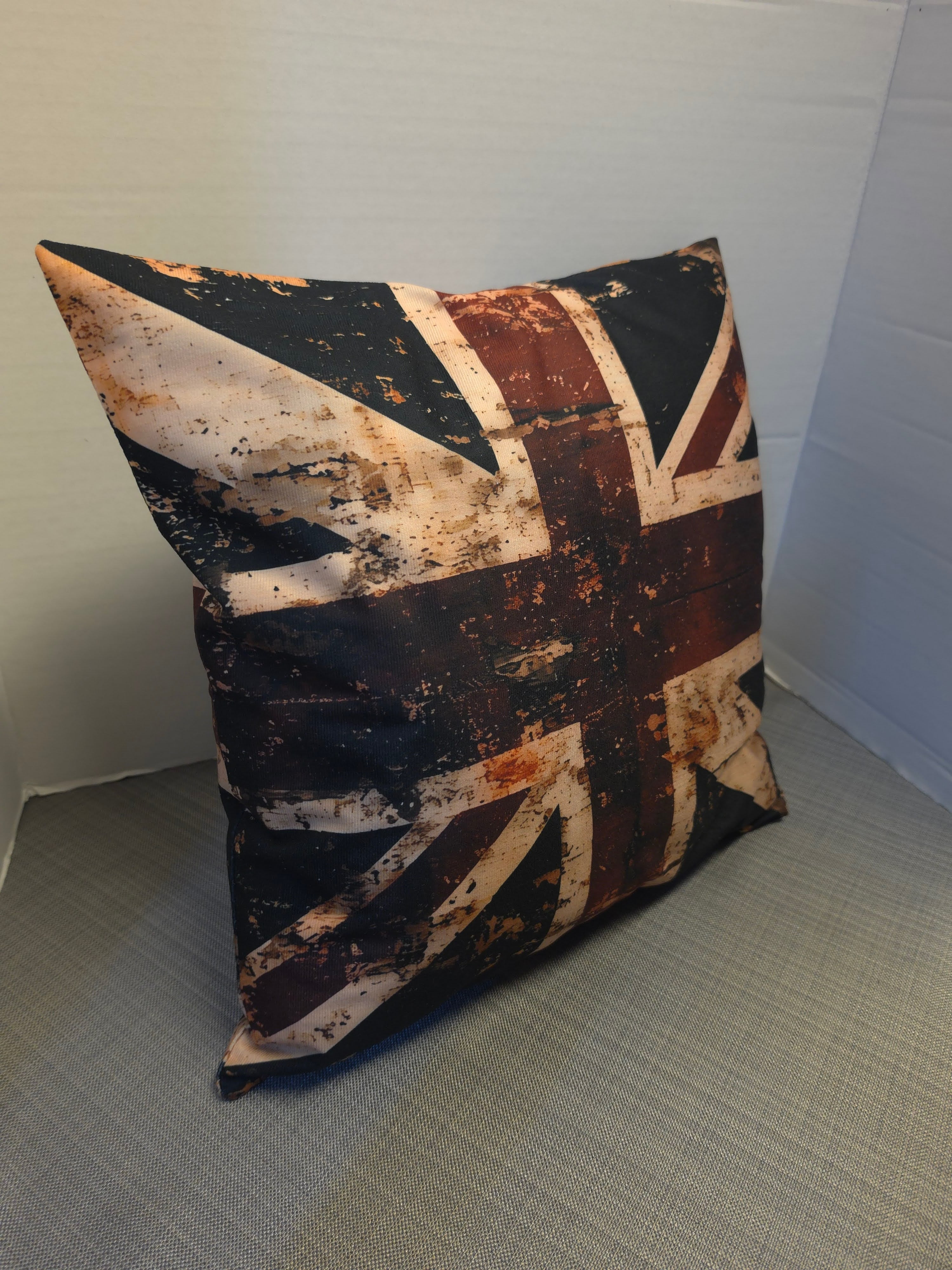 Union Jack retro style cushion design / 40x40 cushion cover only